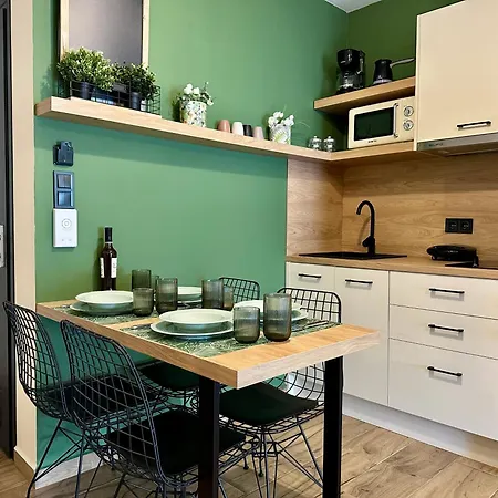 Zeleno Luxury アパート