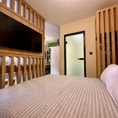 Zeleno Luxury アパート アスプロヴァルタ