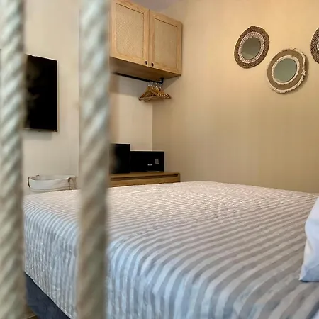 Zeleno Luxury アスプロヴァルタ